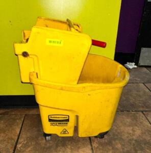 MOP BUCKET