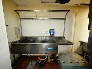 STAINLESS STEEL SINK