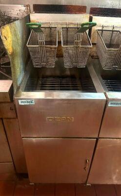 DEAN 40 LB. GAS DEEP FRYER W/ BASKETS