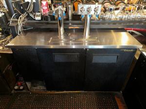 2012 TRUE TDD-2 DRAFT BEER COOLER W/ TAP TOWER4S