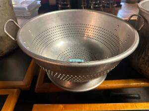 16" ALUMINUM COLANDER