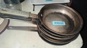 (4) 8" SKILLETS