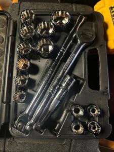 (2) SOCKET SETS.