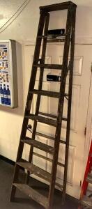 8' WOODEN LADDER