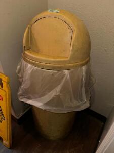 TAN PLASTIC TRASH CAN W/ DOME LID.