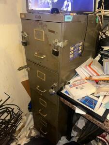 FOUR DRAWER METAL FILE CABINET.