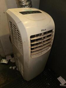 DELLA SMALL ROOM AIR CONDITIONER.