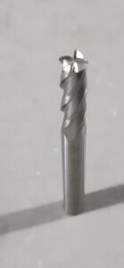 DESCRIPTION: (1) SOLID CARBIDE SQ END MILL BRAND/MODEL: NIAGARA 36701407 SIZE: 1/4" DIA 3/4" LOC QTY: 1