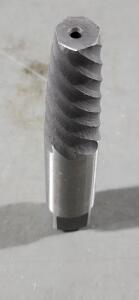 DESCRIPTION: (1) SPIRAL FLUTE SCREW EXTRACTOR BRAND/MODEL: CLEVELAND C53657 SIZE: #7 FOR 1" TO 1-3/8" SCREW RETAIL$: $39.43 QTY: 1