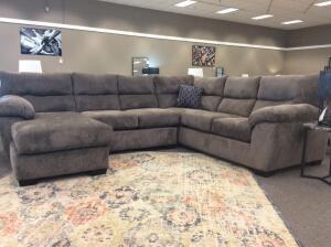 2050 SECTIONAL WITH REVERSIBLE CHAISE