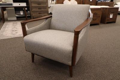 ACCENT CHAIR