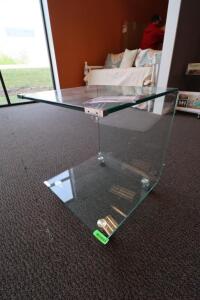 ACCENT TABLE