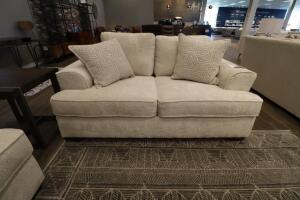 RITZY LOVESEAT