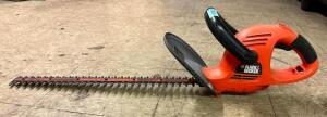 BLACK AND DECKER CORDED HEDGE TRIMMER