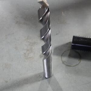 DESCRIPTION: (1) HSS JOBBER DRILL BIT BRAND/MODEL: HERTEL 85703718 SIZE: 5/8" DIA RETAIL$: $34.03 QTY: 1