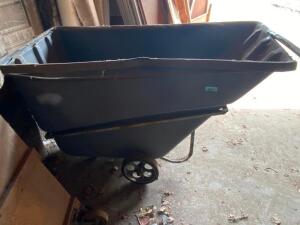 RUBBERMAID GONDOLA TRASH CART