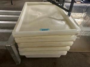 (5) 3 GALLON PLASTIC CONTAINERS W/ LIDS