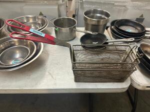 (2) WIRE BASKETS FOR DEEP FRYER.