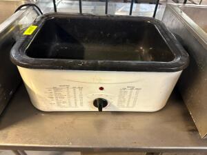 TOASTMASTER COUNTER TOP CROCK POT. NO LID