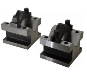 DESCRIPTION: (1) SET OF V BLOCKS BRAND/MODEL: VC 06493225 SIZE: 2-9/16" MAX CAPACITY RETAIL$: $191.77 QTY: 1