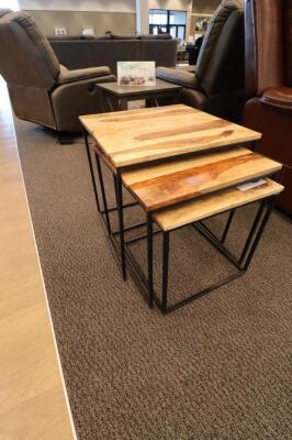 OAK NESTING TABLES