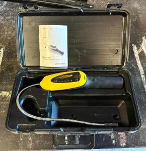 DESCRIPTION: COMBUSTIBLE GAS LEAK DETECTOR KIT BRAND/MODEL: INFICON GAS-MATE QTY: 1