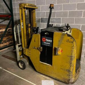 YALE ESC030G4T071 3000 LBS. CAPACITY INDUSTRIAL CARRIAGE TRUCK / FORKLIFT