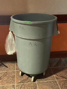 ROLLING WASTE BIN