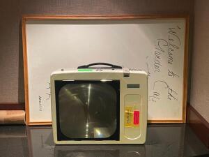 OVERHEAD PROJECTOR WITH 4 FT. WHITE BOARD