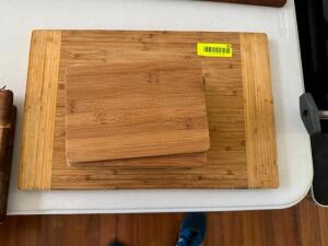 ASSORTED SIZED CUTTING BOARDS