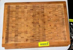 (2)- BAMBOO CUTTING BOARDS