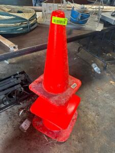 DESCRIPTION (3) TRAFFIC CONES, THIS LOT IS: ONE MONEY LOCATION SITE 2 QTY 1