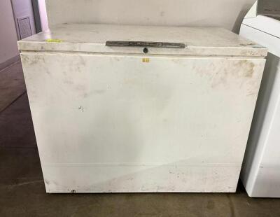 15.7 CUBIC FOOT DEEP FREEZER