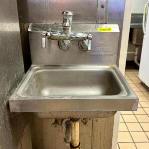 WALL MOUNTED STAINLESS SINK