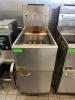 DESCRIPTION PITCO 40 LB. GAS DEEP FRYER W/ (2) BASKETS BRAND / MODEL: PITCO 35C+S ADDITIONAL INFORMATION NATURAL GAS. COMES WITH GAS LINE AND REGULATO - 3