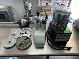 DESCRIPTION ROBOT COUPE R 301 ULTRA SERIES D FOOD PROCESSOR BRAND / MODEL: ROBOT COUPE R 301 ULTRA SERIES D ADDITIONAL INFORMATION W/ ADDITIONAL BLADE