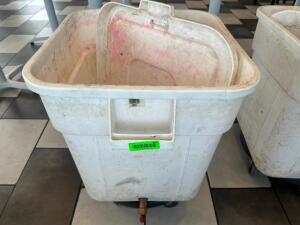 DESCRIPTION ROLL ABOUT INGREDIENTS BIN W/ NOZZLE AND LID BRAND / MODEL: RUBBERMAID LOCATION SEATING QTY 1