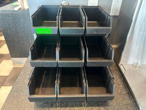 DESCRIPTION BLACK PLASTIC BEVERAGE STATION ORGANIZER. LOCATION SEATING QTY 1