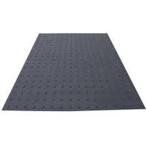 DESCRIPTION: (1) SAFETY RAMP STEP BRAND/MODEL: RAMP UP SIZE: 3 X 4 RETAIL$: $257.69 EA QTY: 1