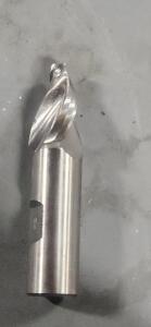 DESCRIPTION: (1) 15*/SIDE TAPERED END MILL BRAND/MODEL: MADE IN USA V-405 SIZE: 1/4" SM DIA 1-1/4" LOC RETAIL$: $70.29 QTY: 1