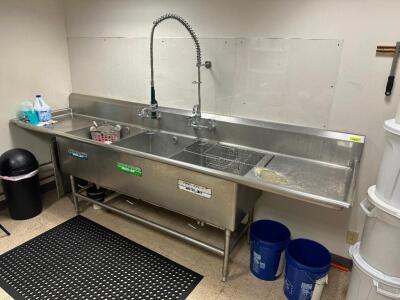 122" THREE WELL STAINLESS POT SINK W/ DOUBLE FAUCET AND SPRAY NOZZLE.