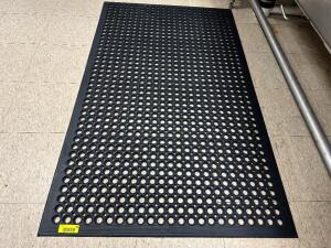 SAFETY TRACTION MAT