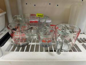 (5) - PYREX CUPS