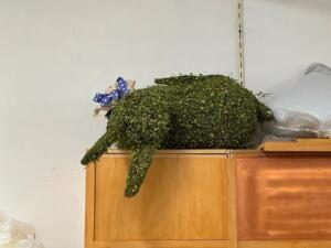 LARGE GRASS RABBIT DECORATION