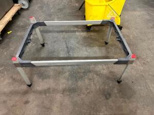 36" PLASTIC DUNNAGE RACK