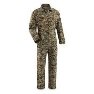 DESCRIPTION: (5) SET OF COVERALLS BRAND/MODEL: DOGS INFORMATION: WOODLAND CAMO SIZE: X-LARGE REGULAR RETAIL$: $50.00 EA QTY: 5