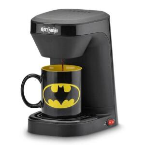 DESCRIPTION: (1) BATMAN COFFEE MAKER BRAND/MODEL: DC COMICS/DCB-123CN INFORMATION: BLACK/SINGLE SERVE RETAIL$: $36.99 SIZE: 5.81"L X 8.06"W X 9.13"H Q