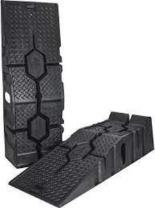 DESCRIPTION: (1) SET OF (2) VEHICLE RAMPS BRAND/MODEL: RHINO GEAR #11912ABMI INFORMATION: BLACK RETAIL$: $62.99 SIZE: 1600 LB MAX QTY: 1