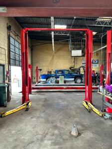 ROTARY 9000LB VEHICLE LIFT