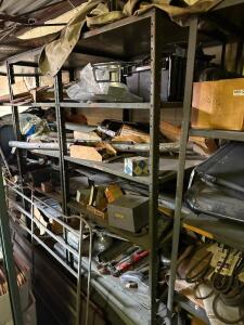 VINTAGE AUTOMOTIVE PARTS / CONTENTS OF SHELVING UNIT ROW